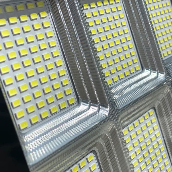 Lampione Solare LED 400W – Luce Stradale da Esterno con Pannello Monocristallino, Telecomando, Sensore Crepuscolare & Impermeabile IP65 / IP66